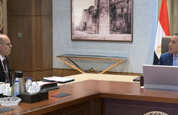 اجتماع رئيس الوزراء مع وزير العمل اجتماع رئيس الوزراء مع وزير العمل