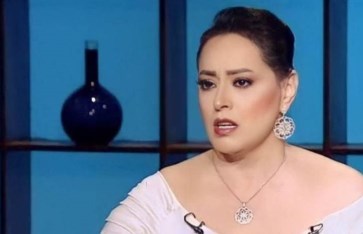 الفنانة هند عاكف  الفنانة هند عاكف