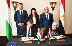 جانب من اللقاء  جانب من اللقاء