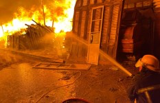 حريق أخشاب الروبابيكيا في الشرابية  حريق أخشاب الروبابيكيا في الشرابية