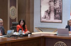 لقاء رئيس الوزراء مع رئيس جهاز حماية المستهلك لقاء رئيس الوزراء مع رئيس جهاز حماية المستهلك