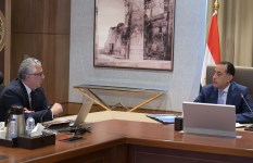 اجتماع رئيس الوزراء مع رئيس الهيئة الاقتصادية لقناة السويس اجتماع رئيس الوزراء مع رئيس الهيئة الاقتصادية لقناة السويس