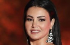 الفنانة دينا فؤاد الفنانة دينا فؤاد