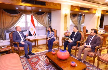 جانب من اللقاء  جانب من اللقاء