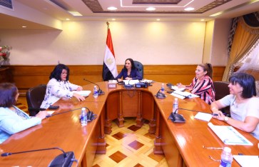 جانب من اللقاء  جانب من اللقاء