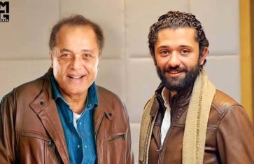 الفنان محمود عبدالعزيز  الفنان محمود عبدالعزيز