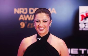 ياسمين عبد العزيز  ياسمين عبد العزيز