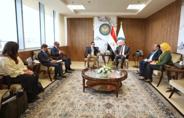 وزير البترول خلال اللقاء  وزير البترول خلال اللقاء