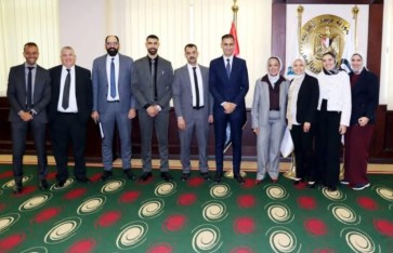 خلال الاجتماع 