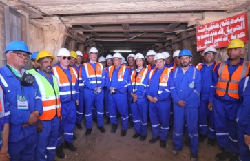 وزير البترول خلال الجولة  وزير البترول خلال الجولة