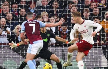 مانشستر يونايتد و أستون فيلا  مانشستر يونايتد و أستون فيلا