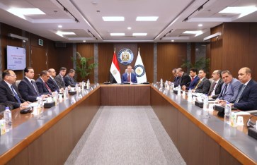 وزير البترول خلال رئاسته الجمعية العمومية 