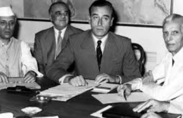 توقيع وثيقة استقلال الهند وباكستان توقيع وثيقة استقلال الهند وباكستان