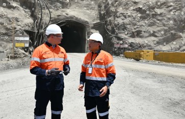 جولة رئيس الوزراء بمنجم السكرى جولة رئيس الوزراء بمنجم السكرى