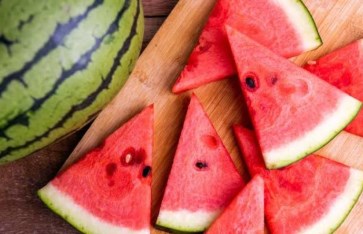 ما هي فوائد وأضرار تناول البطيخ 