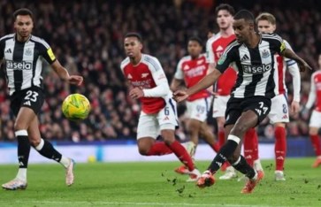 مباراة أرسنال ضد نيوكاسل