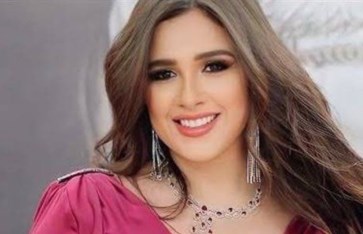 الفنانة ياسمين عبدالعزيز الفنانة ياسمين عبدالعزيز
