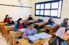 طلاب الشهادة الإعدادية 