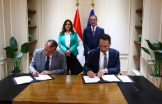 جانب من اللقاء  جانب من اللقاء