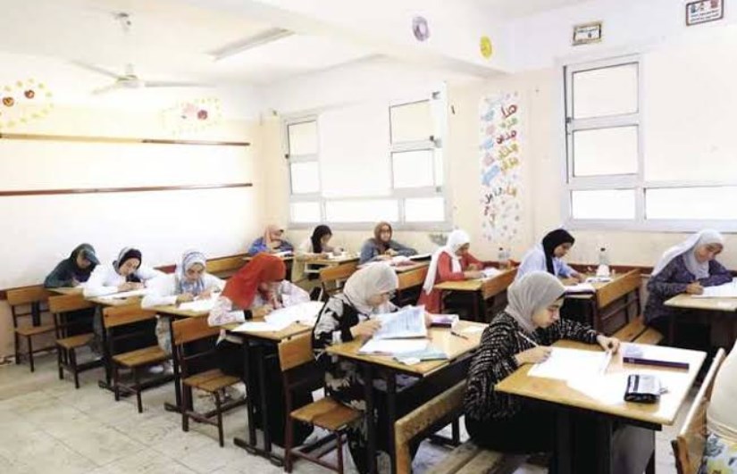 طلاب الصف الثاني الثانوي طلاب الصف الثاني الثانوي