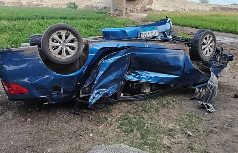 سقوط سيارة ملاكي من أعلى الدائري بالجيزة سقوط سيارة ملاكي من أعلى الدائري بالجيزة