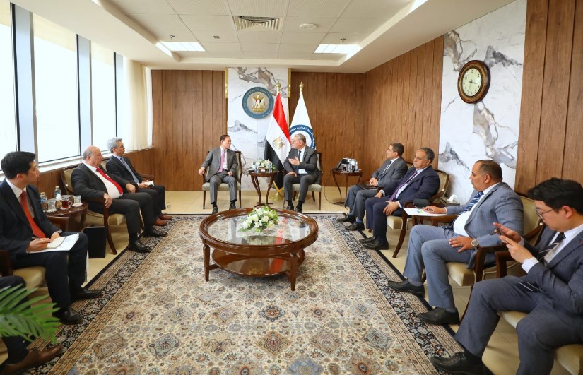 وزير البترول ووفد المؤسسة الكورية وزير البترول ووفد المؤسسة الكورية
