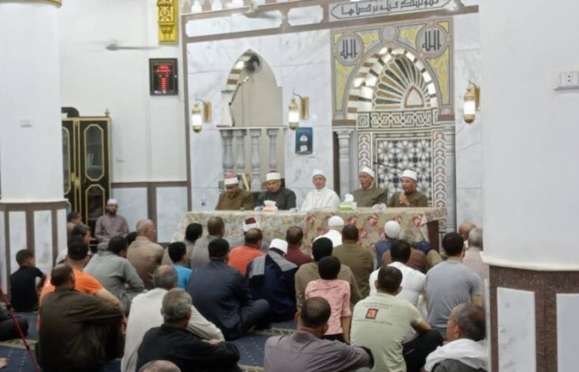 خلال الندوة خلال الندوة