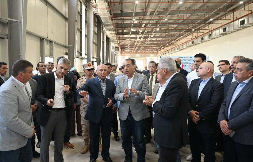 رئيس الوزراء يتفقد شركة نيرك رئيس الوزراء يتفقد شركة نيرك