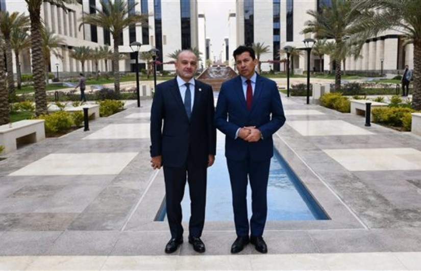 وزير الرياضة يستقبل عبد المنعم الحسيني لبحث تطوير رياضة السلاح وزير الرياضة يستقبل عبد المنعم الحسيني لبحث تطوير رياضة السلاح