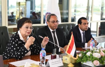 جانب من اللقاء  جانب من اللقاء