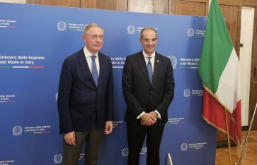 وزير الاتصالات في زيارته لـ روما  وزير الاتصالات في زيارته لـ روما