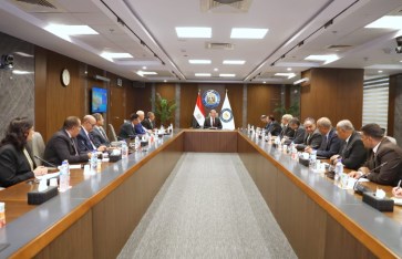 وزير البترول خلال اللقاء  وزير البترول خلال اللقاء