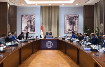 اجتماع رئيس الوزراء لمتابعة مشروعات كبرى فى البحيرة اجتماع رئيس الوزراء لمتابعة مشروعات كبرى فى البحيرة