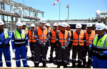 مدبولي يتفقد جاهزية ميناء سوميد لاستقبال سفينة التغييز الثانية "إنرجوس إسكيمو" مدبولي يتفقد جاهزية ميناء سوميد لاستقبال سفينة التغييز الثانية "إنرجوس إسكيمو"