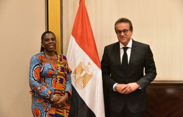 لقاء وزير الصحة مع مفوضة الصحة والشؤون الإنسانية بالاتحاد الإفريقي لقاء وزير الصحة مع مفوضة الصحة والشؤون الإنسانية بالاتحاد الإفريقي