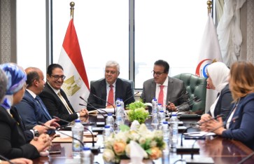 توقيع بروتوكول تعاون مشترك بين وزارة الصحة وجامعة القاهرة توقيع بروتوكول تعاون مشترك بين وزارة الصحة وجامعة القاهرة