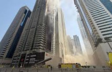 السيطرة علي حريق ضخم ببرج المارينا دون إصابات السيطرة علي حريق ضخم ببرج المارينا دون إصابات