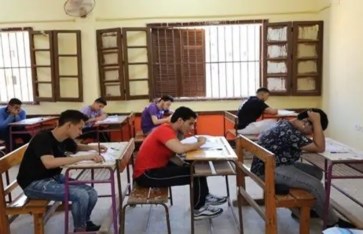  طلاب الصف الثاني الثانوي