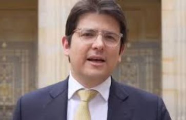 المرشح الرئاسي الكولومبي أوريبي 