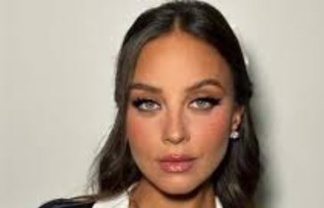 الفنانة مريم الخشت  الفنانة مريم الخشت