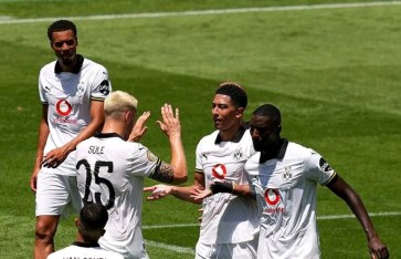 بوروسيا دورتموند  بوروسيا دورتموند