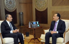 رئيس الوزراء مع وزير الخارجية  رئيس الوزراء مع وزير الخارجية