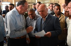 وزير النقل يراجع الاستعدادات لعودة المواطنين من الإجازات