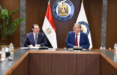 اجتماع وزير البترول مع مساهمي شركة أبوطرطور لحامض الفوسفوريك