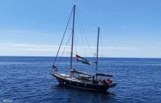 سفينة مساعدات في طريقها لغزة