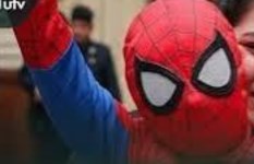 الطفل ياسين تلميذ مدرسة الكرمة بدمنهور 