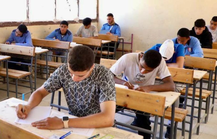 طلاب الشهادة الإعدادية طلاب الشهادة الإعدادية