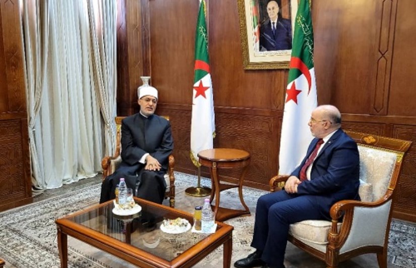 د. عياد ووزير الأوقاف بالجزائر د. عياد ووزير الأوقاف بالجزائر