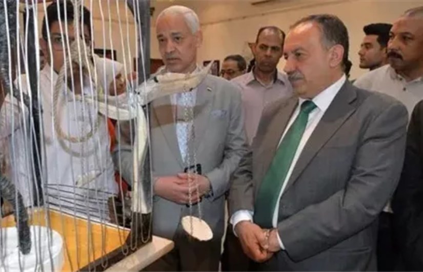 المعرض الفني قضايا المعرض الفني قضايا