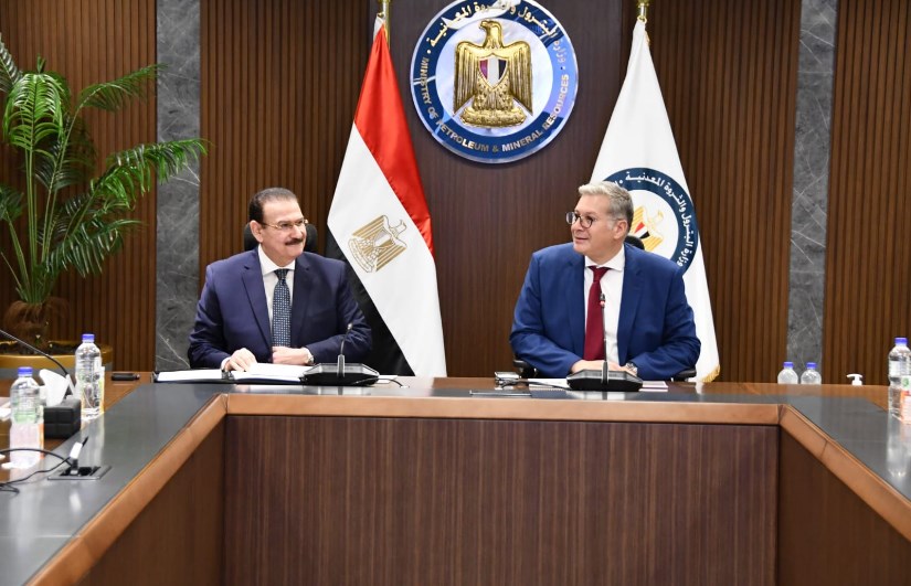 اجتماع وزير البترول مع مساهمي شركة أبوطرطور لحامض الفوسفوريك اجتماع وزير البترول مع مساهمي شركة أبوطرطور لحامض الفوسفوريك